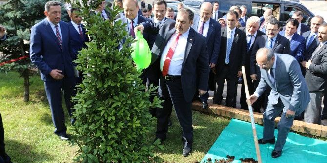 Bakan Veysel Eroğlu ’Yeşil Yolu’ Değerlendirdi