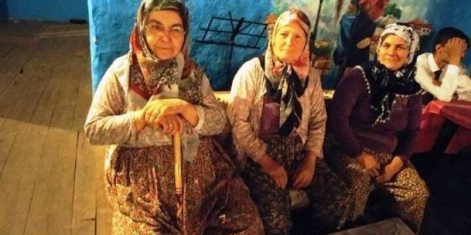 Tarihi Birgi’de Sahnelenen Oyuna Büyük İlgi