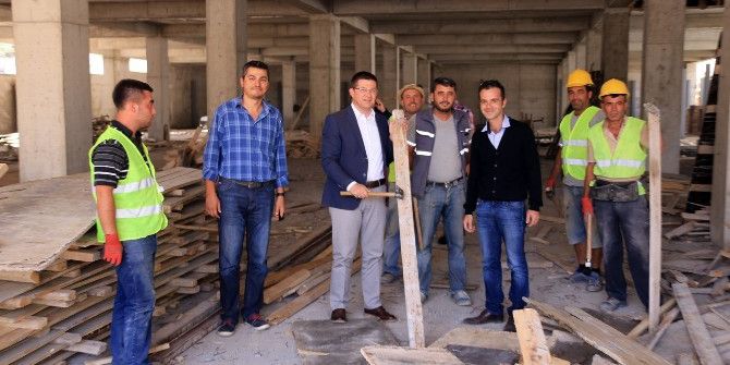 Başkan Subaşıoğlu, İlbade Kapalı Pazaryerini İnceledi