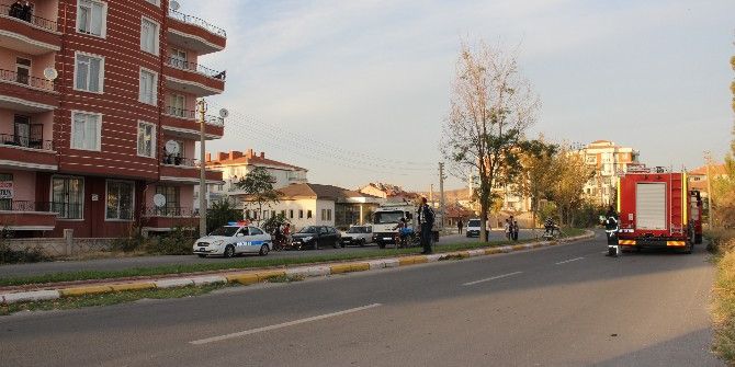 Çatı Katındaki Yangın Paniğe Neden Oldu