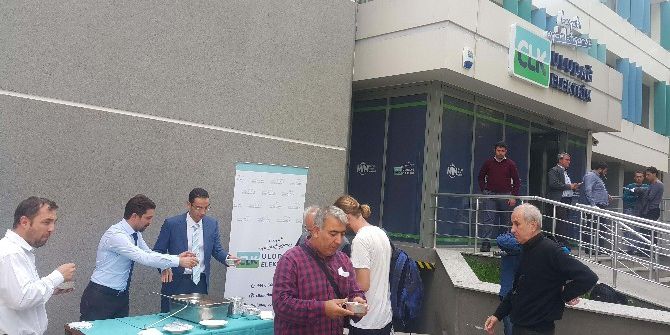 Clk Uludağ Elektrik Aşure Gününde Müşterilerinin Ağzını Tatlandırdı