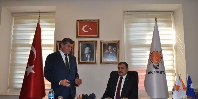 Bakan Eroğlu’ndan Ak Parti Trabzon İl Başkanlığı’na Ziyaret
