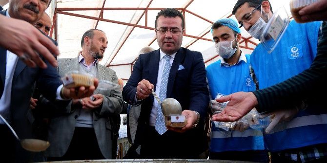 Taşçı Aşure Dağıttı