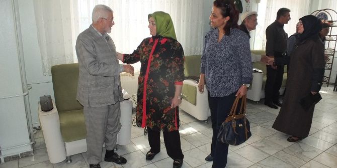 Vali Yazıcı’nın Eşi Havran İlçesini Ziyaret Etti