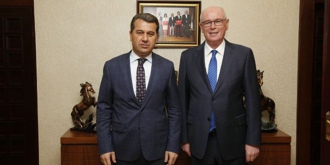 Vali Çelik’ten Kazım Kurt’a Ziyaret