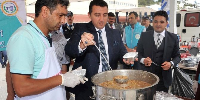 Bozüyük Belediyesi’nden 13 Bin Kişilik Aşure İkramı