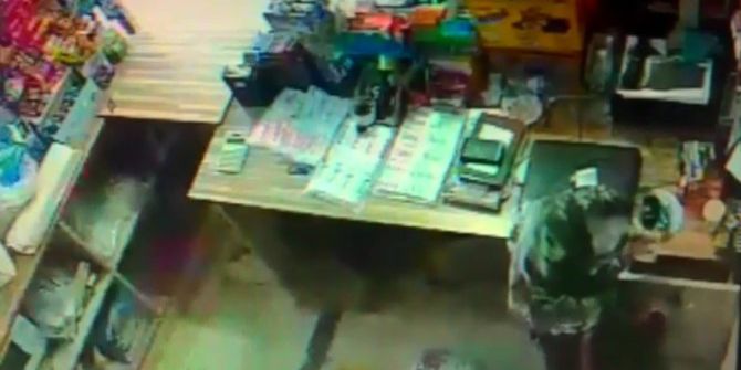 Uşak’ta Hırsızlık Anları Güvenlik Kameralarına Yansıdı