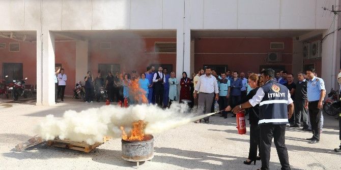 Hastane Çalışanlarına Uygulamalı Yangın Tatbikatı