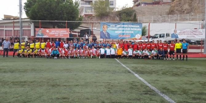 Bayraklı Şehidini Unutmuyor