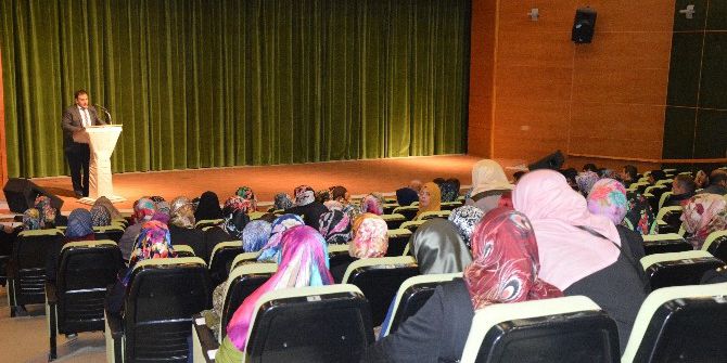 Bayburt Çalışma Ve İş Kurumu İl Müdürlüğünde Bilgilendirme Semineri Düzenlendi