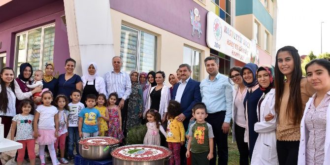 Minikler Aşure Yapmayı Öğrendi