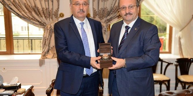 Çaykur Genel Müdürü Sütlüoğlu’ndan Vali Özdemir’e Ziyaret