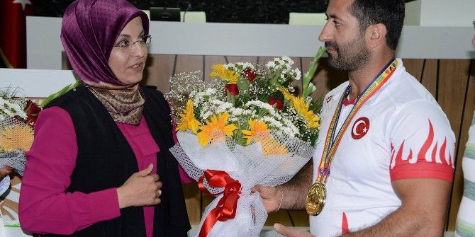 Fazıloğulları, Engelliler Bilek Güreşi Dünya 2.’si Oldu