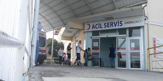 91 Öğrenci Gıda Zehirlenmesi Şüphesiyle Hastanelere Kaldırıldı