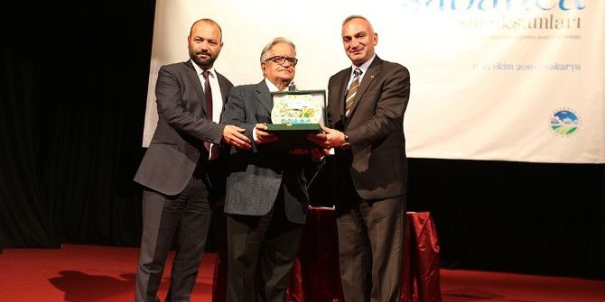 Akm’de ‘Dünden Bugüne Şiirimiz’ Konuşuldu