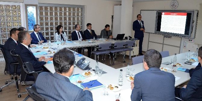 Edirne Valisi Özdemir, Milli Eğitim Müdürlüğü’nü Ziyaret Etti