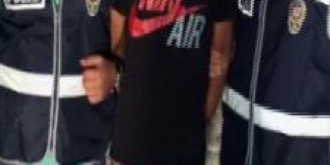 Minibüsün Güvenlik Kamerasınca Tespit Edilen Kapkaççı Tutuklandı