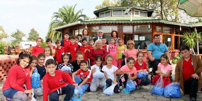 Miniklerden Engelliler İçin 10 Bin Kapak