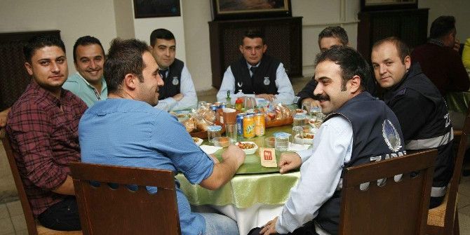 Odunpazarı Zabıta Müdürlüğü Personelleri Yemekte Bir Araya Geldi