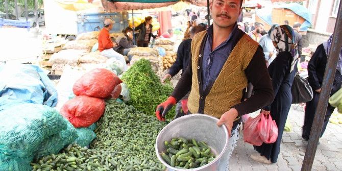 Pazarda Turşuluk Satışları Arttı