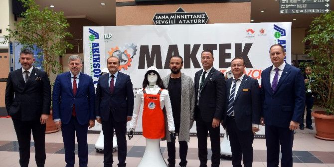 Robot Hostes Ada’lar, Maktek Avrasya Fuarı’nda Göz Doldurdu