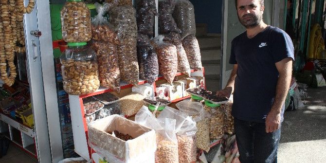 Aşure Malzemeleri Tezgahlarda Yerini Aldı