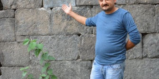 Tarihi Köprüden Taş Çalan Zanlılar Yakalandı