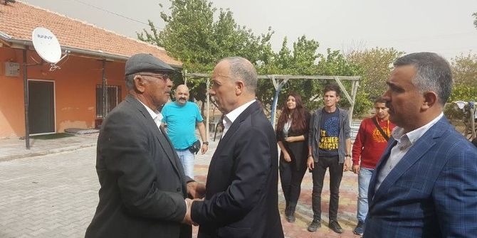 Türk-iş Genel Başkanı Kahraman, Şehit Ömer Halisdemir’in Kabrini Ziyaret Etti