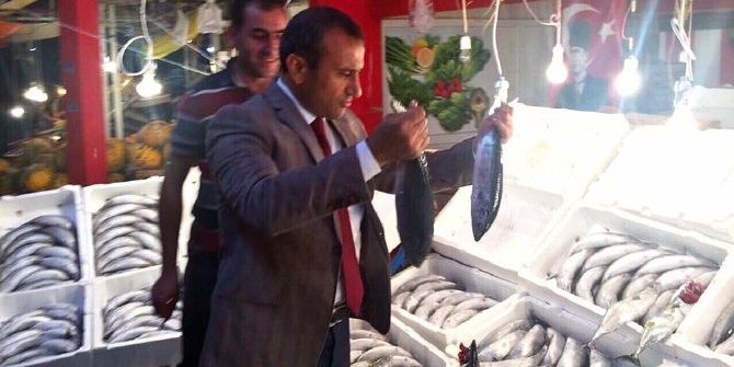 Kaymakam, Koçtan Sonra Şimdi De Palamut Dağıttı