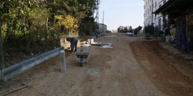 Parke Taşı Döşeme Çalışmaları Devam Ediyor