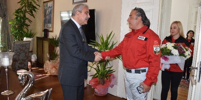 Vali Güvençer Konuklarını Ağırladı