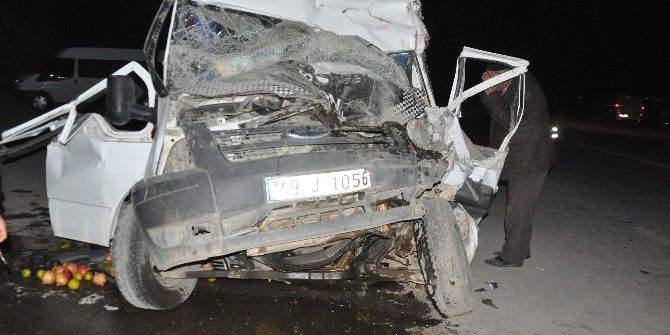 Muş’ta Trafik Kazası: 2’si Ağır 14 Yaralı
