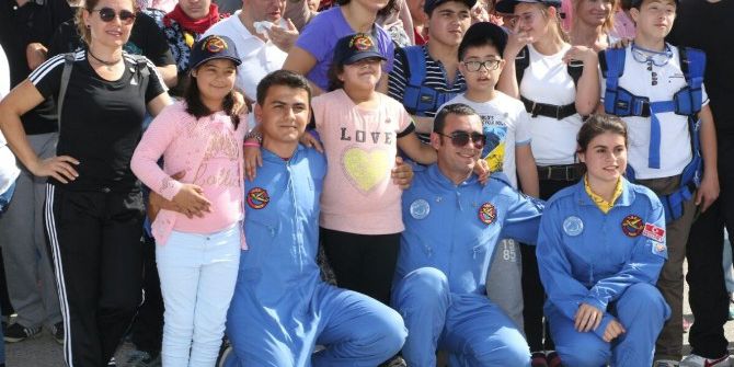 Engelli Çocuklar Uçağa Binme Keyfi Yaşadı