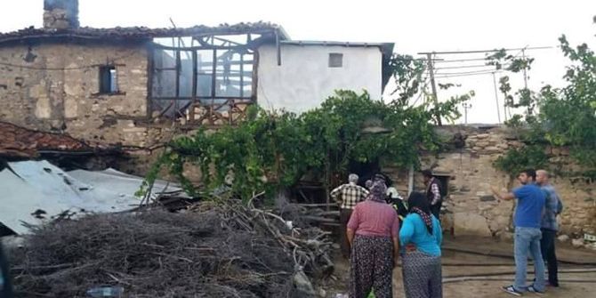 Yangın Bir Evi Kül Etti