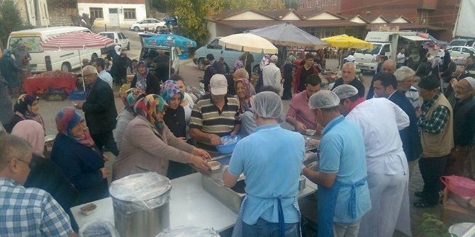 Bayırköy Belediyesi Aşure İkramı Yaptı