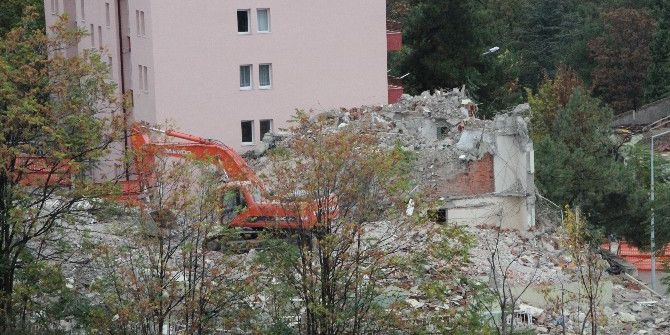 Bilecik’te Askeriyeye Ait 33 Yıllık Binalar Yıkıldı