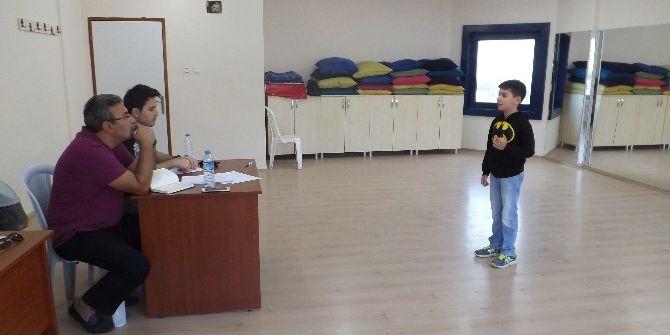Tiyatro Seçmelerine Yoğun İlgi