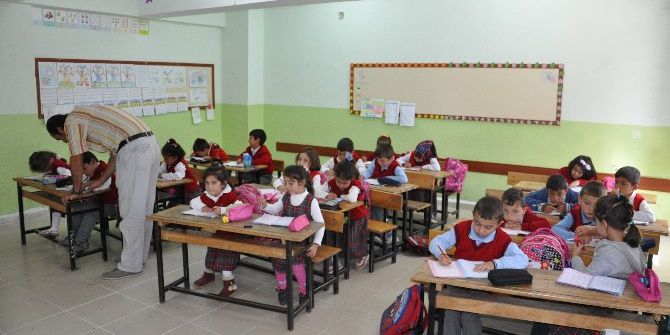 Suriyeli Kardeşler İçin Veliler Ve Öğretmenler Seferber Oldu