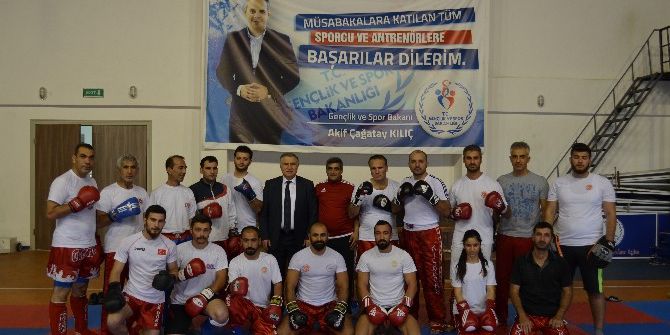 Kick Boks 2. Kademe Antrenör Kursu Devam Ediyor