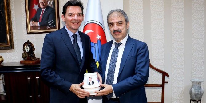 Avustralya Büyükelçisi’nden Başkan Dinç’e Ziyaret