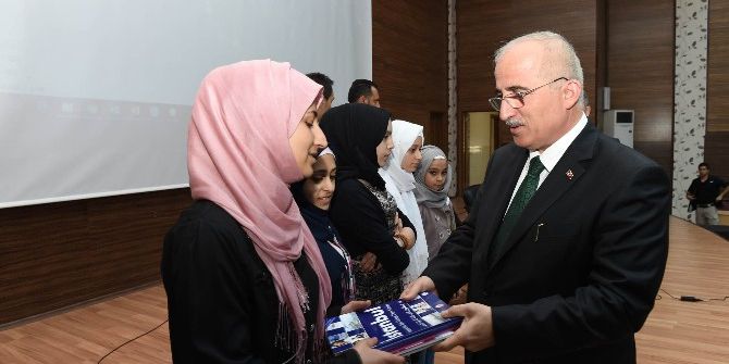 Şanlıurfa’daki 56 Bin Suriyeli Öğrenciye Türkçe Öğretim Seti