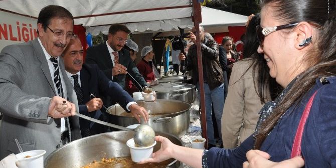 Palandöken Belediyesi, Atatürk Üniversitesine Aşure İkram Etti