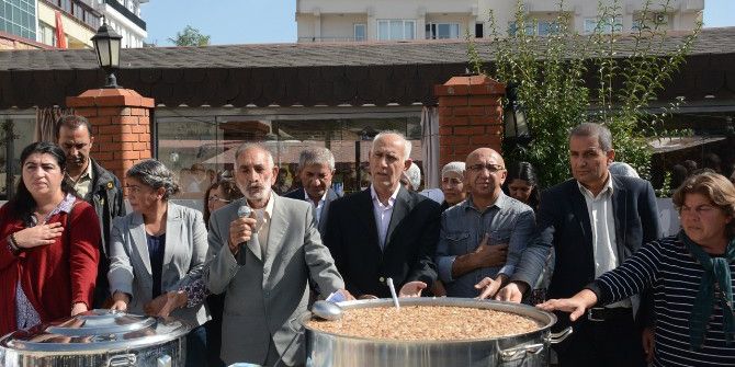 Tunceli Belediyesi’nden 5 Bin Kişiye Aşure Dağıtımı