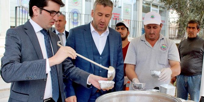 Sarıcakaya Belediyesi 3 Bin Kişilik Aşure Dağıttı