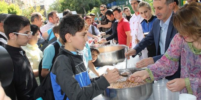 Siirt Emniyet Müdürlüğü Aşure Dağıttı