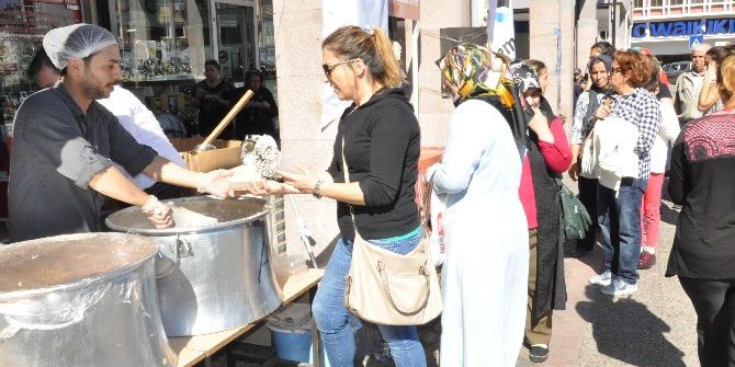 Semerkand’dan Cuma Namazı Sonrası Aşure Hayrı