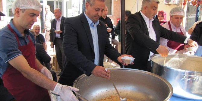 Hisarcık Belediyesi’nden 3 Bin Kişilik Aşure Dağıtımı