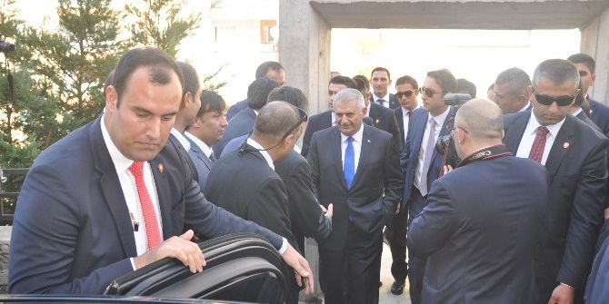 Başbakan Yıldırım, Cuma Namazını 15 Temmuz’da Saldırıya Uğrayan Camide Kıldı