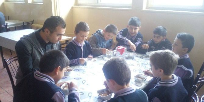 Semerkand Vakfı’ndan Öğrencilere Aşure