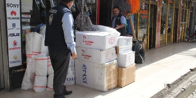 Silopi’de Zabıtadan Kaldırım İşgali Uyarısı